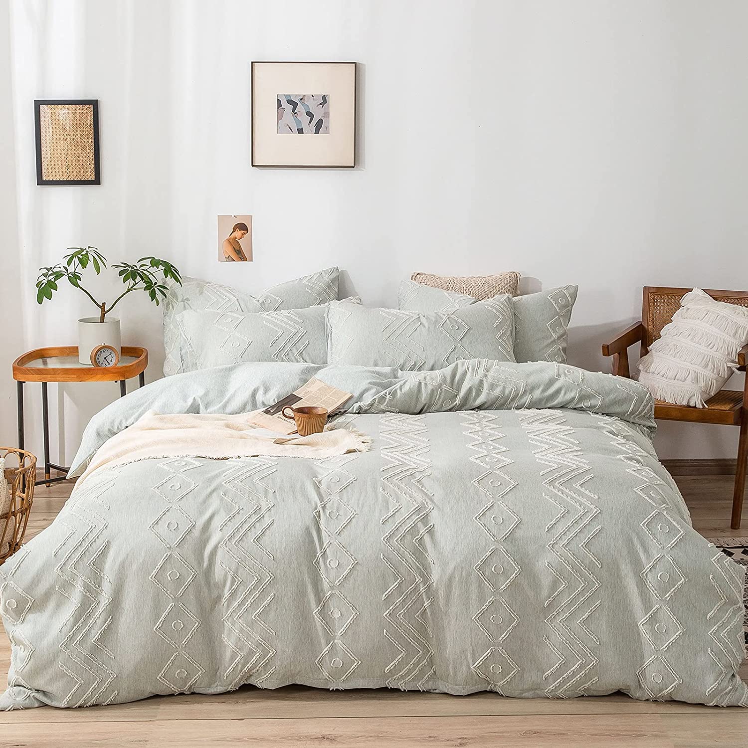 Price:$36.99 Geometry Duvet Cover Set Queen Size Greyish-Green 3-Piece Comforter Cover 90" x90" 2 Pillowcases 20"x28" Soft Microfiber Bedding Set Available for All Seasons Cationic Dyeing Bed Sets : Home & Kitchen