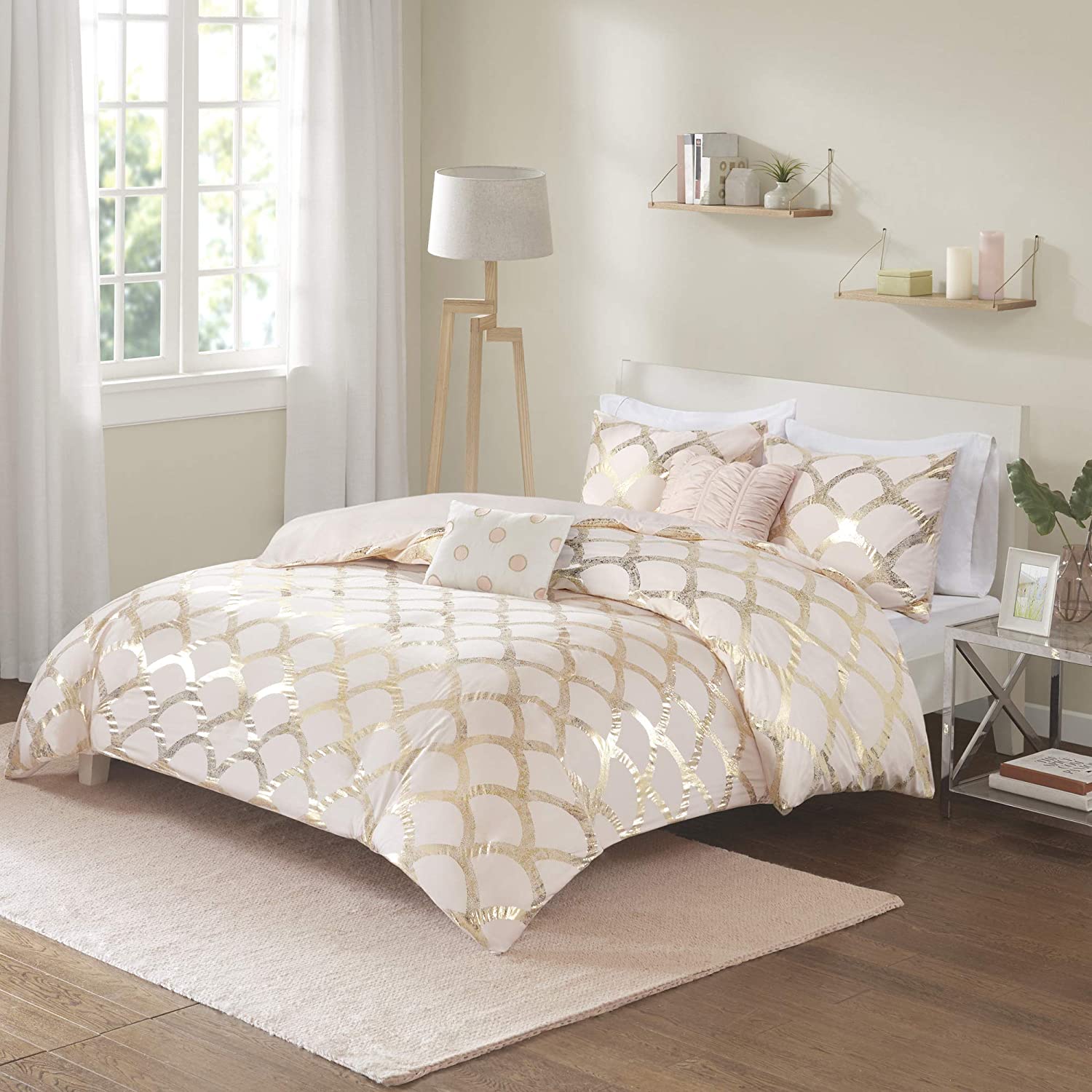 Price:$28.34 Design Lorna Duvet Set Metallic Mermaid Scale Scallop Print, Embroidered Toss Pillows, Modern All Season Comforter Cover Bedding Set with Matching Shams, Twin/Twin XL, Blush 4 Piece : Home & Kitchen