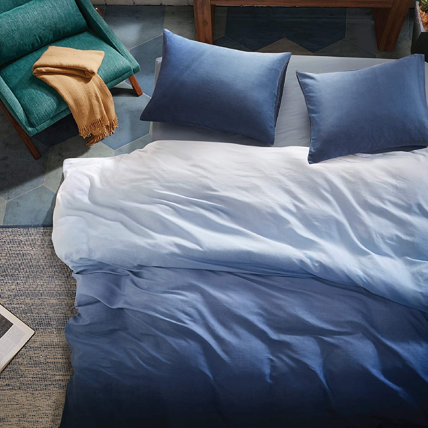 Price:$37.39 DESIGN Reversible 100% Cotton Sateen Duvet - Breathable Comforter Cover, Modern All Season Bedding Set with Sham (Insert Excluded), Mist, Ombre Indigo Full/Queen(90"x90") : Home & Kitchen