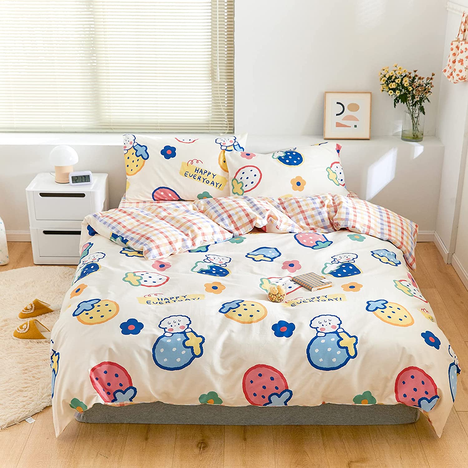 Price:$46.00 Cotton Bedding and Pillowcase, Soft and Breathable, Kawaii Cute Quilt Cover with Zipper Pink Strawberry Comforter Set for Queen Bed : Home & Kitchen