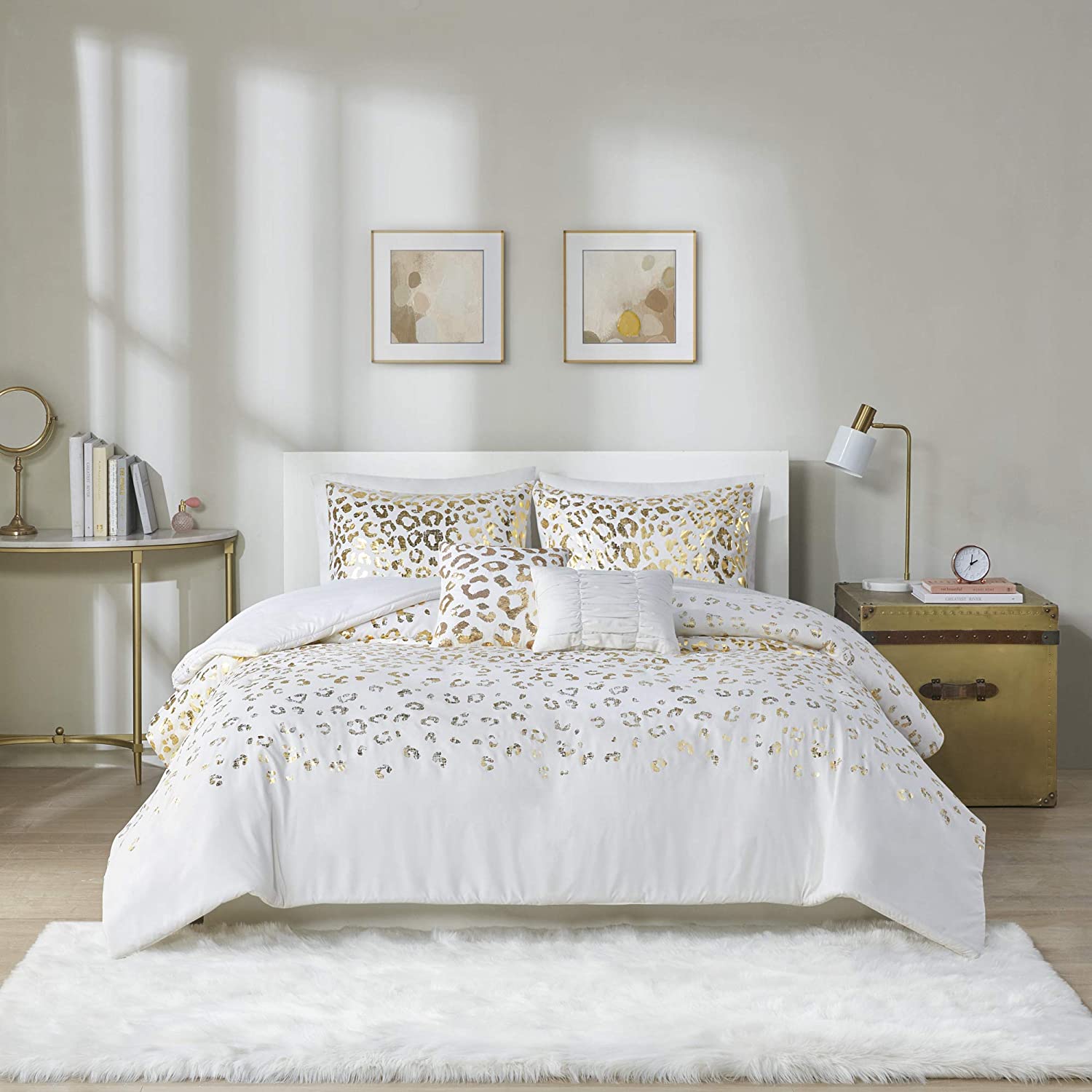 Price:$52.67 Design Lillie Duvet Trendy Modern Animal Leopard Metallic Print, All Season Comforter Cover Bedding Set, Matching Shams, Decorative Pillow, Full/Queen(88"x90"), Ivory/Gold 5 Piece : Home & Kitchen