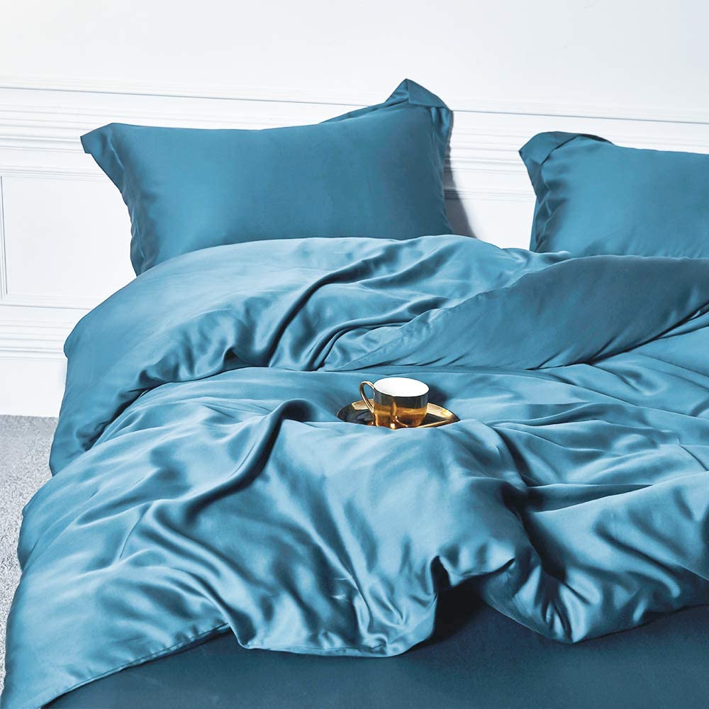 Price:$30.99 3 Pieces Satin Duvet Cover Set Dark Blue King Size Bedding Sets,Smooth Silky Quilt Comforter Cover and 2 Pillow Shams : Home & Kitchen