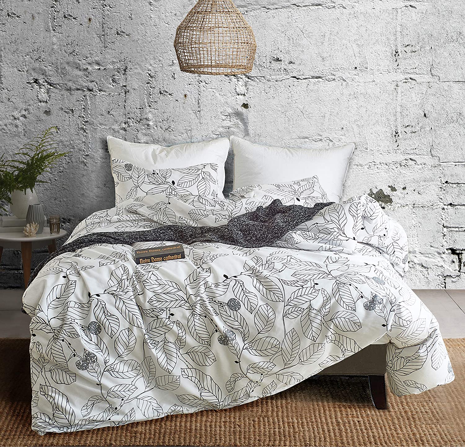 Price:$31.99 Leaf Duvet Cover Set Botanical Printed Pattern Bedding Set 3 Piece (1 Duvet Cover+2 Pillowcases),with Zipper Closure-Queen, Leaf : Home & Kitchen