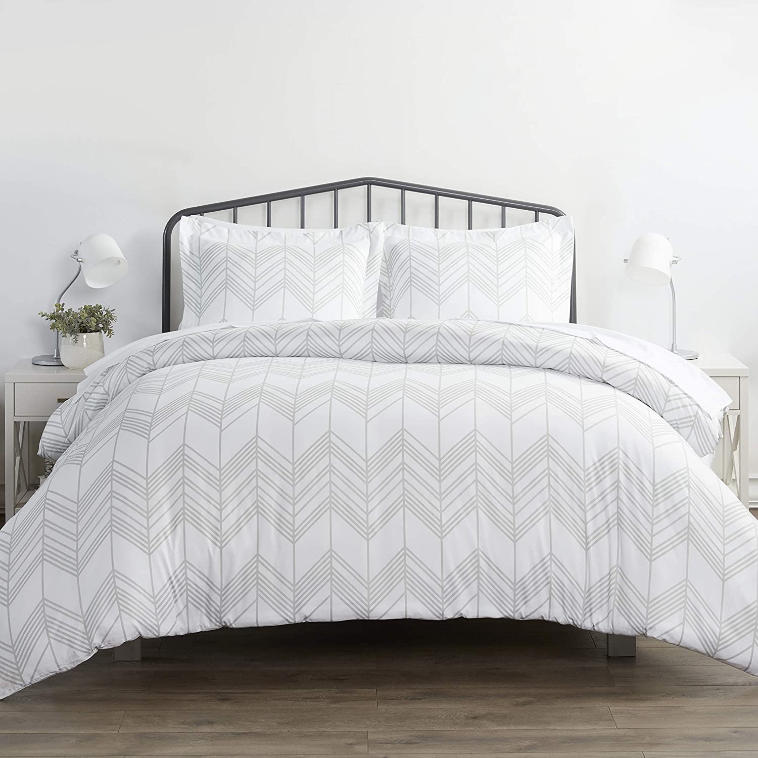 Price:$31.34 Market Premium Ultra Soft Alps Chevron Pattern 3 Piece Duvet Cover Set, Twin/Twin Extra Long, Light Gray : Home & Kitchen