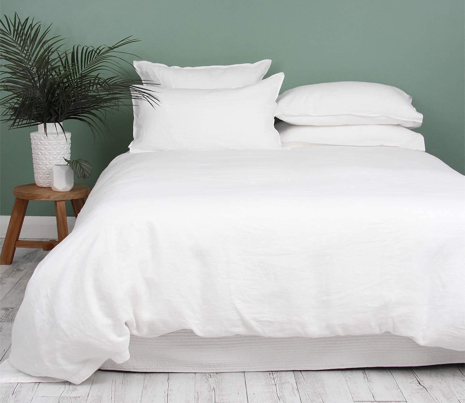 Price:$116.00 Homes Duvet Cover Set 100 Percent Egyptian Cotton 1000 Thread Count Solid Pattern 5 PC Duvet Cover True Luxury Hotel Quality (Oversized King Duvet Set (5 Piece), White) : Home & Kitchen