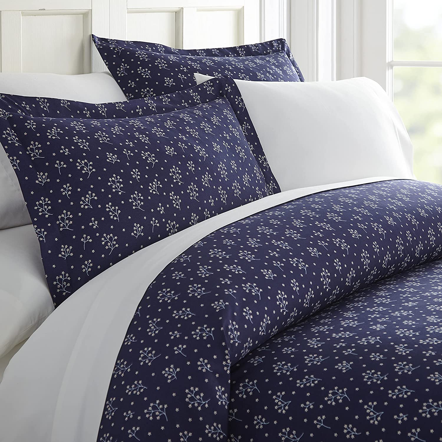 Price:$35.50 Market Premium Duvet Cover Set Patterned, Queen, Midnight Blossoms Navy : Home & Kitchen