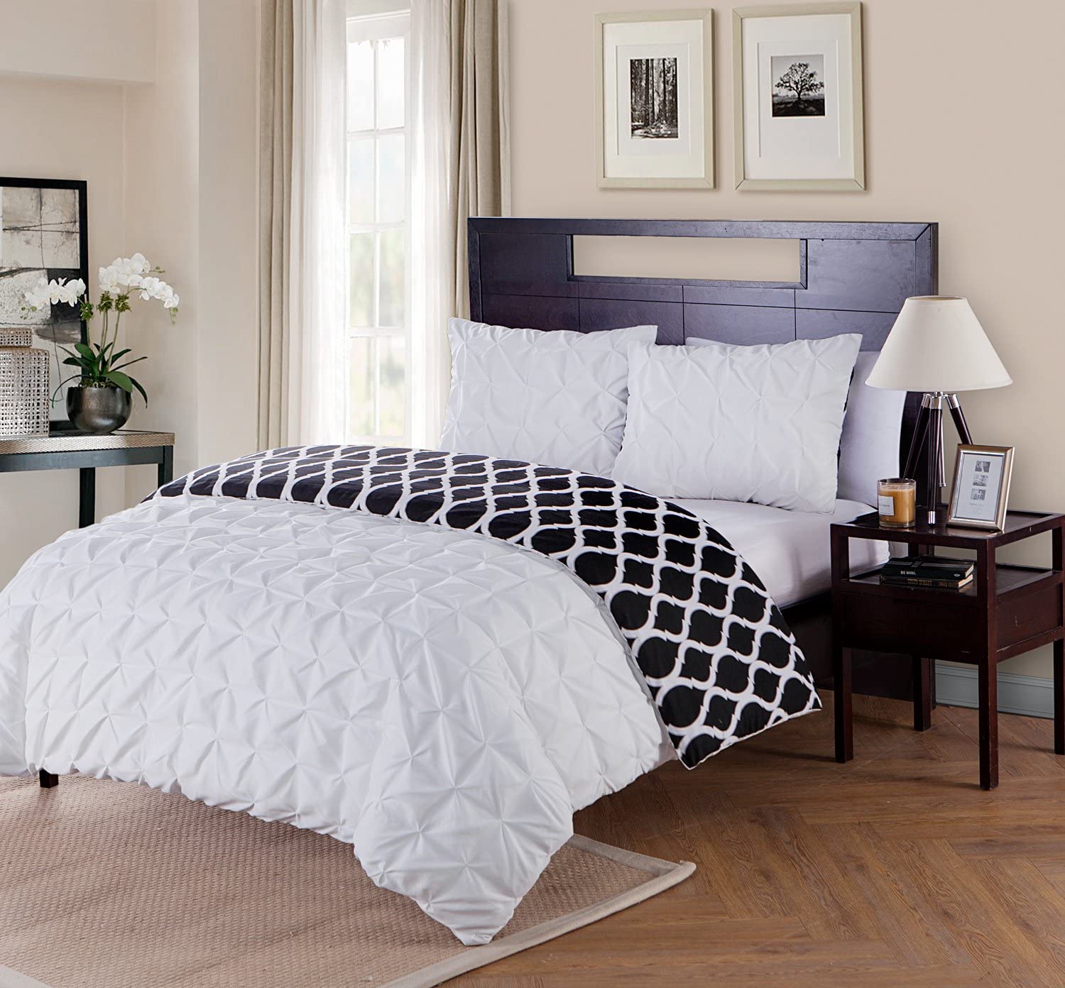 Price:$37.30 XL Size Removable Duvet Cover Set Reversible in White / Black Pinched Pleat : Home & Kitchen