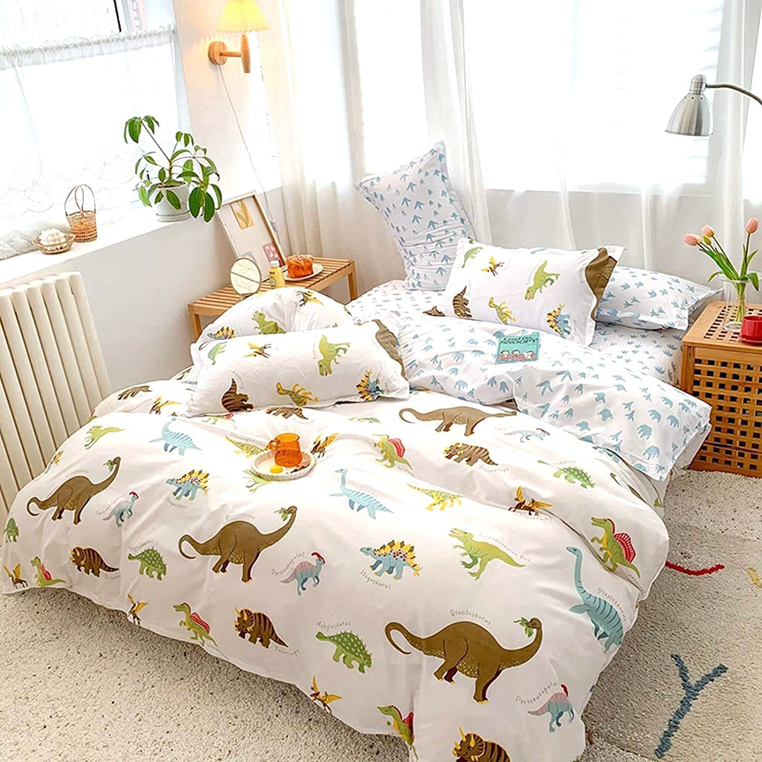 Price:$33.99 Duvet Cover Set Toddler Queen Size Cute Kids Cartoon Bedding Sets Duvet Cover Set Reversible with Zipper 2 Pieces Cute Comforter Cover for Boys Girls New Year Gifts (90 x 90 inches) : Everything Else