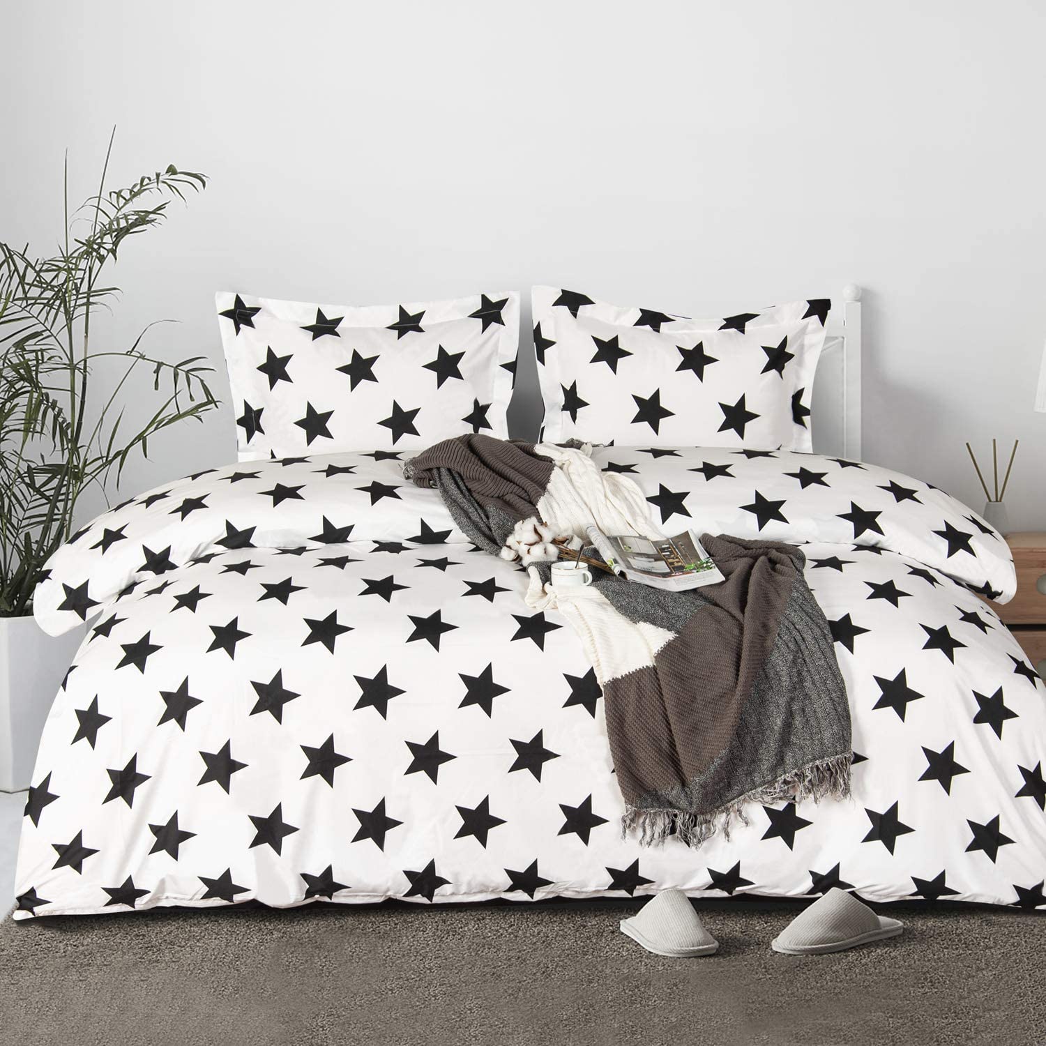 Price:$28.99 Microfiber Queen Duvet Cover Set, 3 Pieces Ultra Soft Stars Printed Comforter Cover Set with Zipper Closure and Corner Ties, Black and White : Home & Kitchen
