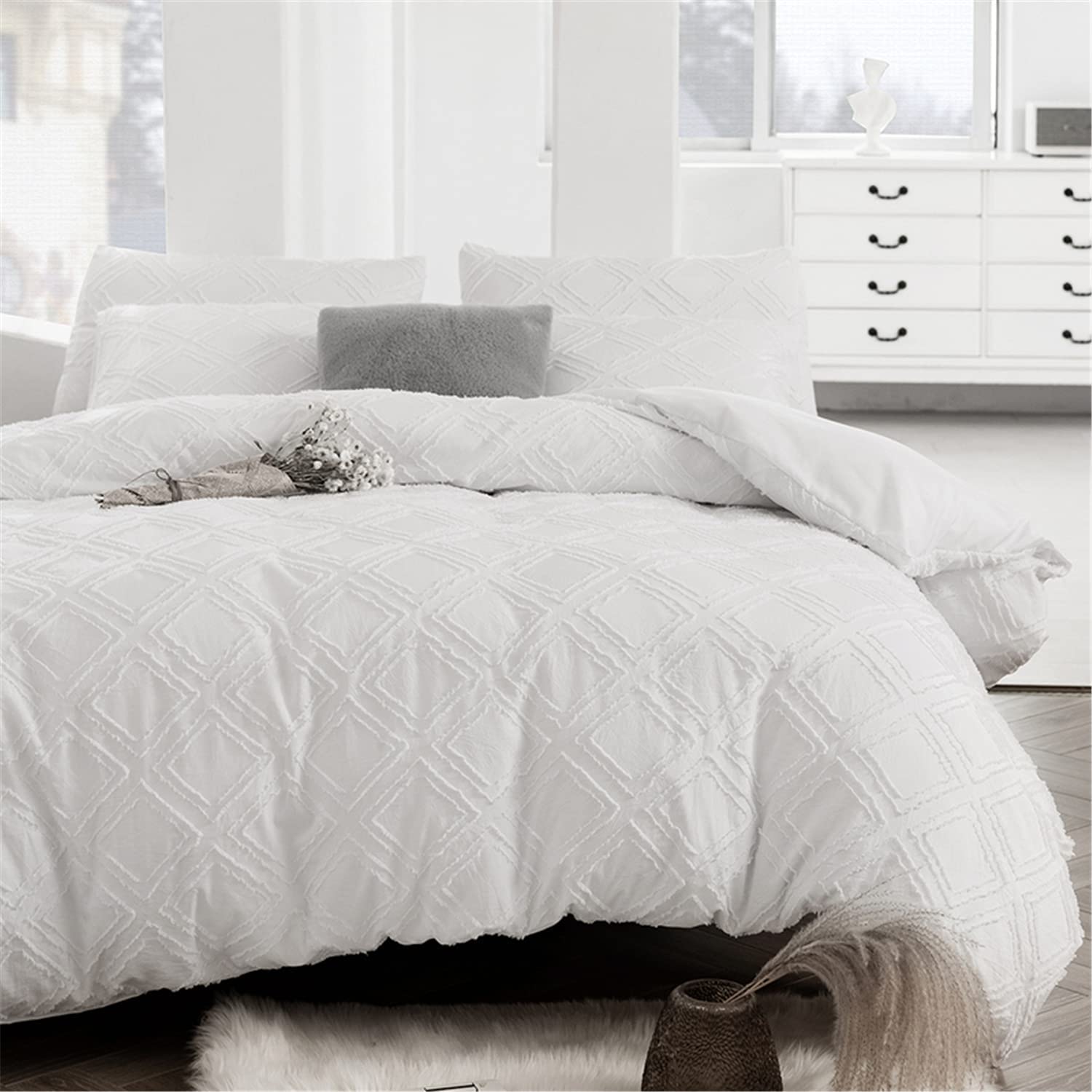 Price:$39.99 Shabby Chic Boho Bedding Queen Size,3 PC White Tufted Duvet Cover Set, Jacquard Duvet Cover ,Soft and Breathable with Zipper Closure & Corner Ties (White-Grid Pattern, Twin) : Home & Kitchen
