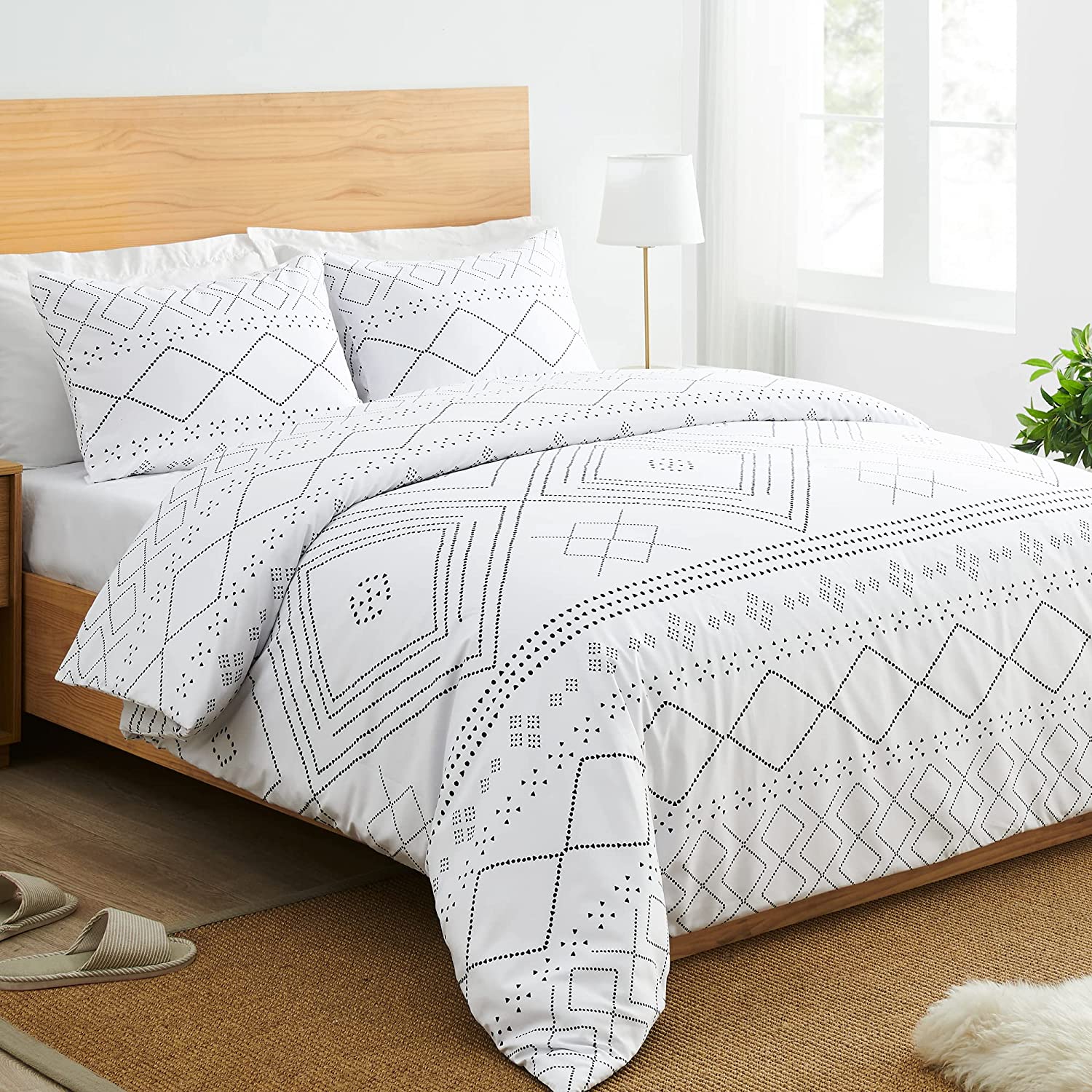 Price:$59.99 Bohemian Tribal Black and White Rustic Geometric Duvet Comforter Cover and Sham 3 pc. Full Queen Size Bed Bedding Set Bedroom Aesthetic Aztec Patterned Urban Southwestern Indian Retro Farmhouse : Home & Kitchen