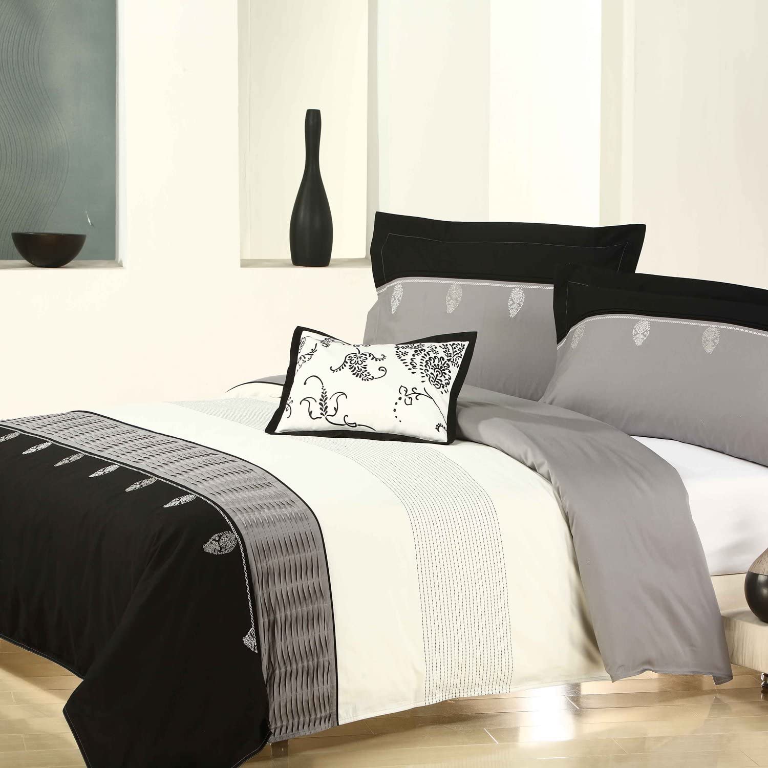 Price:$152.99 HOME Hebbe 4-Piece Duvet Cover Set, Queen Size : Home & Kitchen