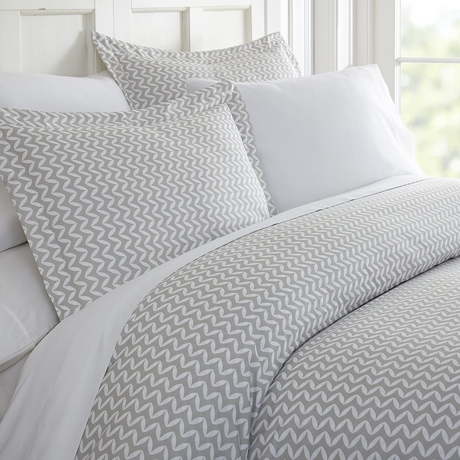 Price:$32.99 Cameron Duvet Cover Set Puffed Chevron Patterned, Twin, Light Gray (BC-DUV-PUF-TW-LG) : Home & Kitchen