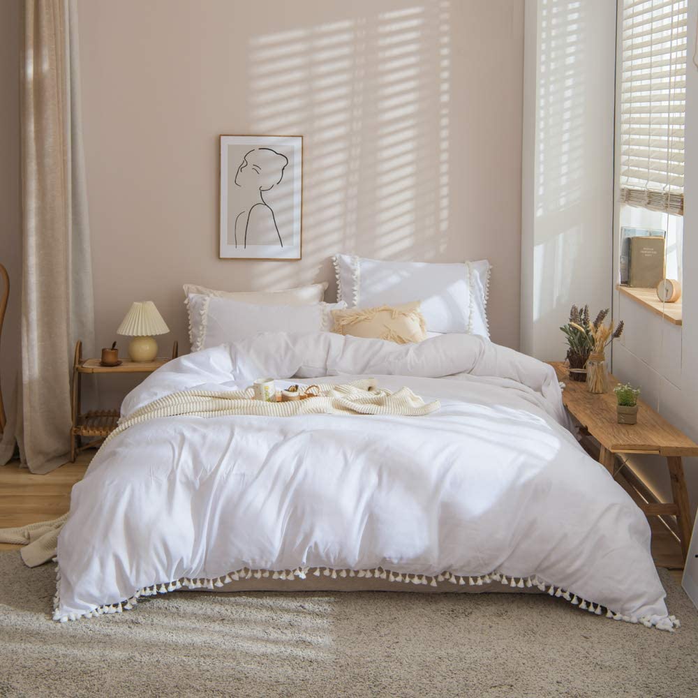 Price:$46.99 Bedding Tassel Duvet Cover Fringed Twin 100% Microfiber Vintage and Elegant Ruffle Duvet Covers Soild White 1 Duvet Cover and 2 Pillowshams Bedding Set : Home & Kitchen