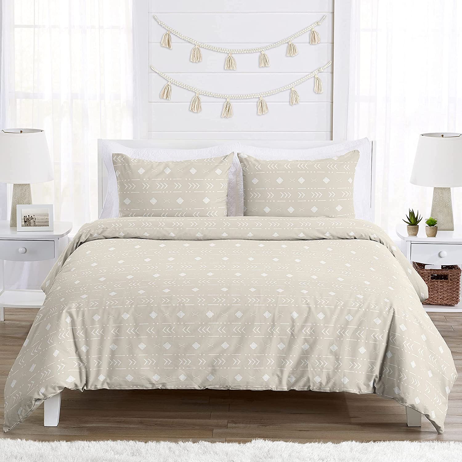 Price:$59.99 Chic Bohemian Taupe and White Tribal Aztec Geometric Duvet Comforter Cover and Sham 3 pc. Full Queen Size Bed Bedding Set Bedroom Aesthetic Southwestern Tan Beige Neutral Farmhouse Teen Dorm : Home & Kitchen