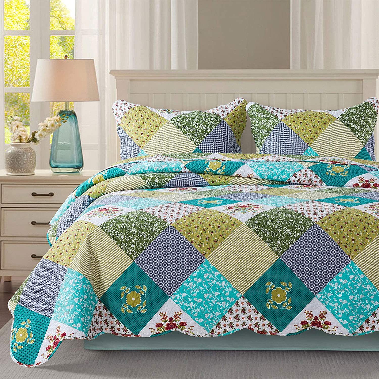 Price:$45.99 Quilt Set Queen Size - 3 Piece Microfiber Bedspread Reversible Coverlet Patchwork Bedding Set Lightweight Bedcover Floral Bedspreads All Season Quilts-Turquoise : Home & Kitchen