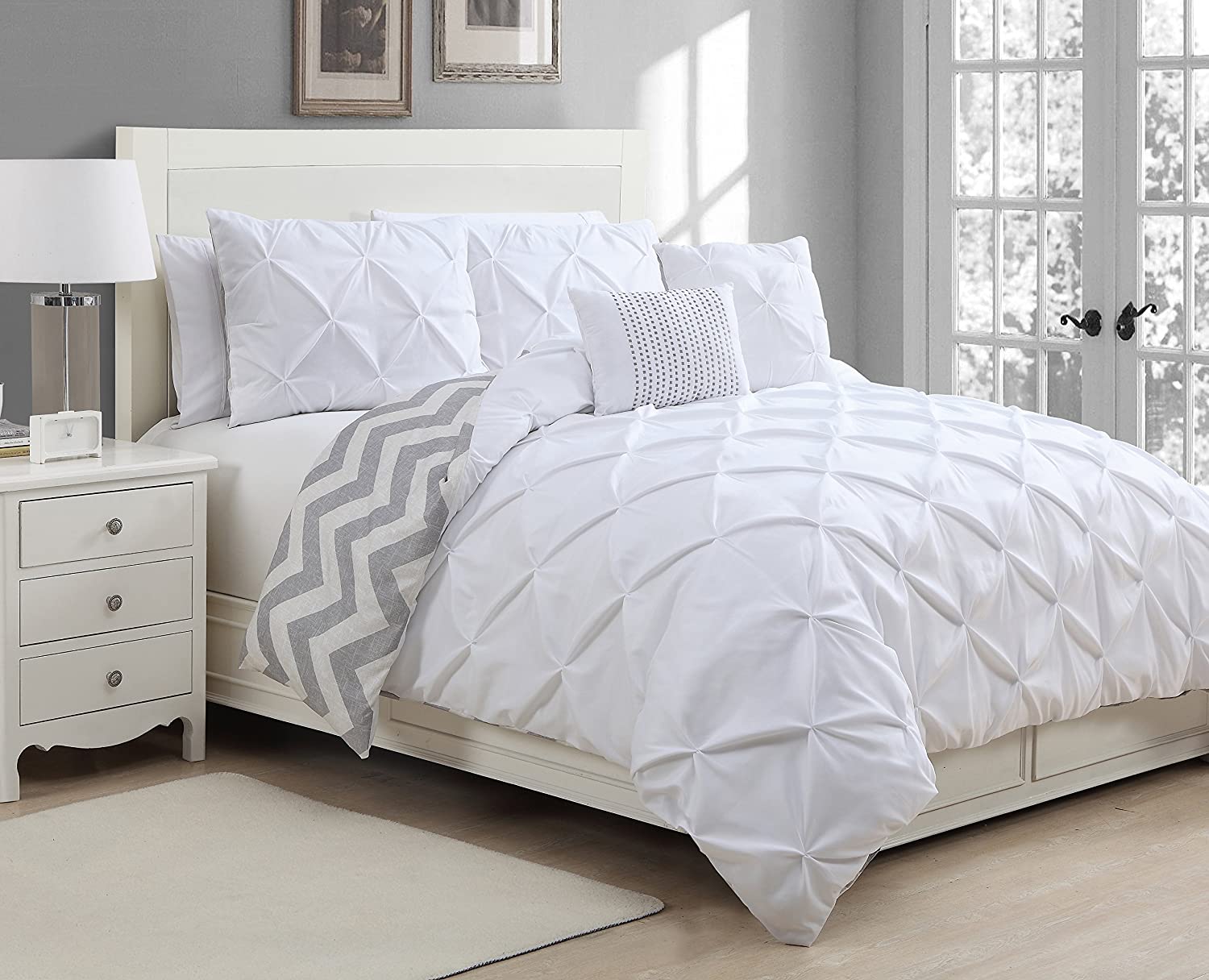 Price:$55.37 Manor 5-Piece Ella Pinch Pleat Duvet Set, Queen, White : Home & Kitchen