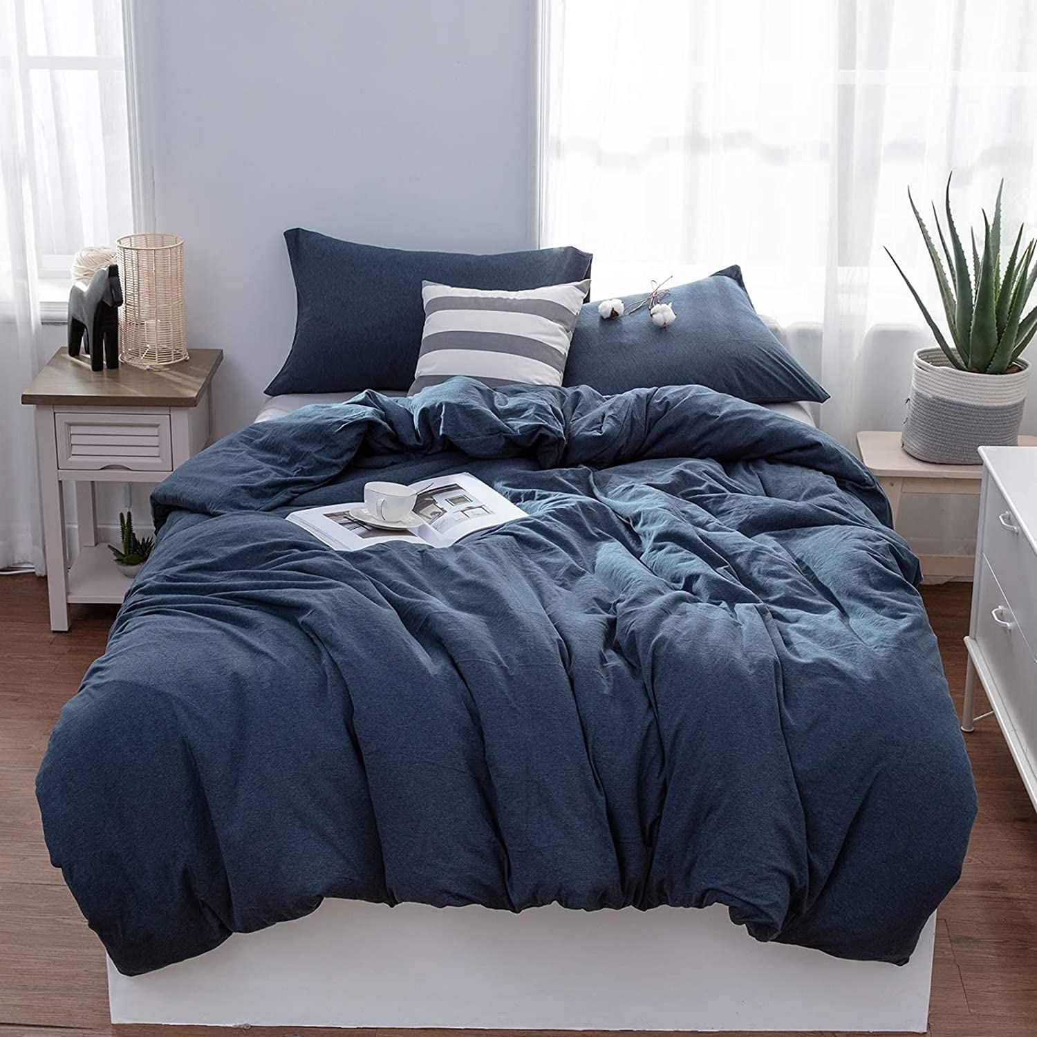 Price:$47.99 Set Solid Color Bedding Duvet Cover Set, Ultra Soft and Easy Care, Full Size Bedding Cover Set, 1 Duvet Cover, 1 Bedsheet, 2 Pillow Cover, Blue : Home & Kitchen