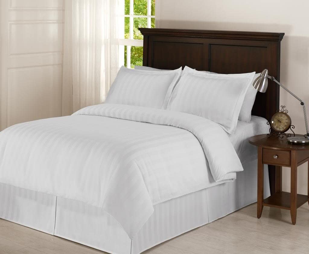 Price:$77.98 Beddings Hotel Collection 4 Piece Reversible Duvet Cover Set with 1 Piece Duvet Insert, Full, White : Home & Kitchen