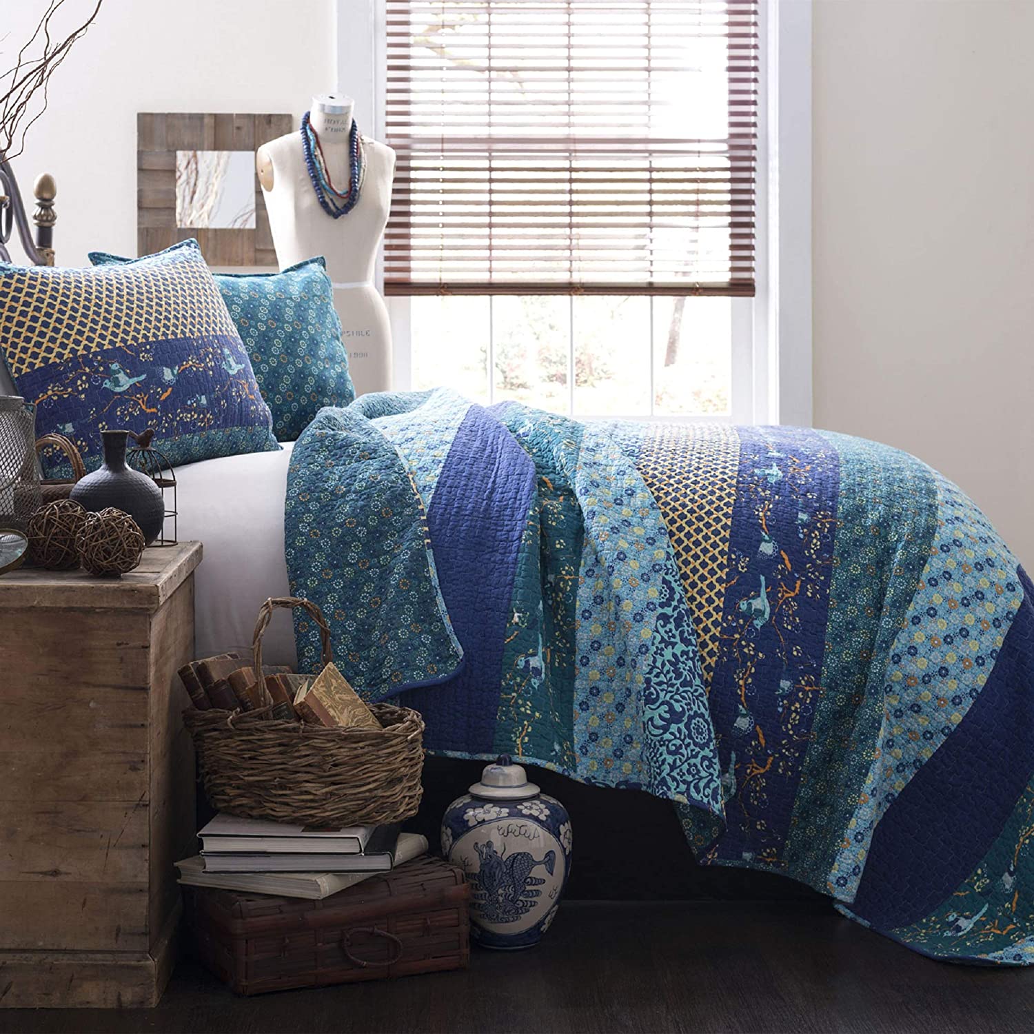Price:$63.50 Decor C12765P13-000 Royal Empire Quilt Striped Pattern Reversible 3 Piece Bedding Set, Full/Queen, Peacock : Home & Kitchen