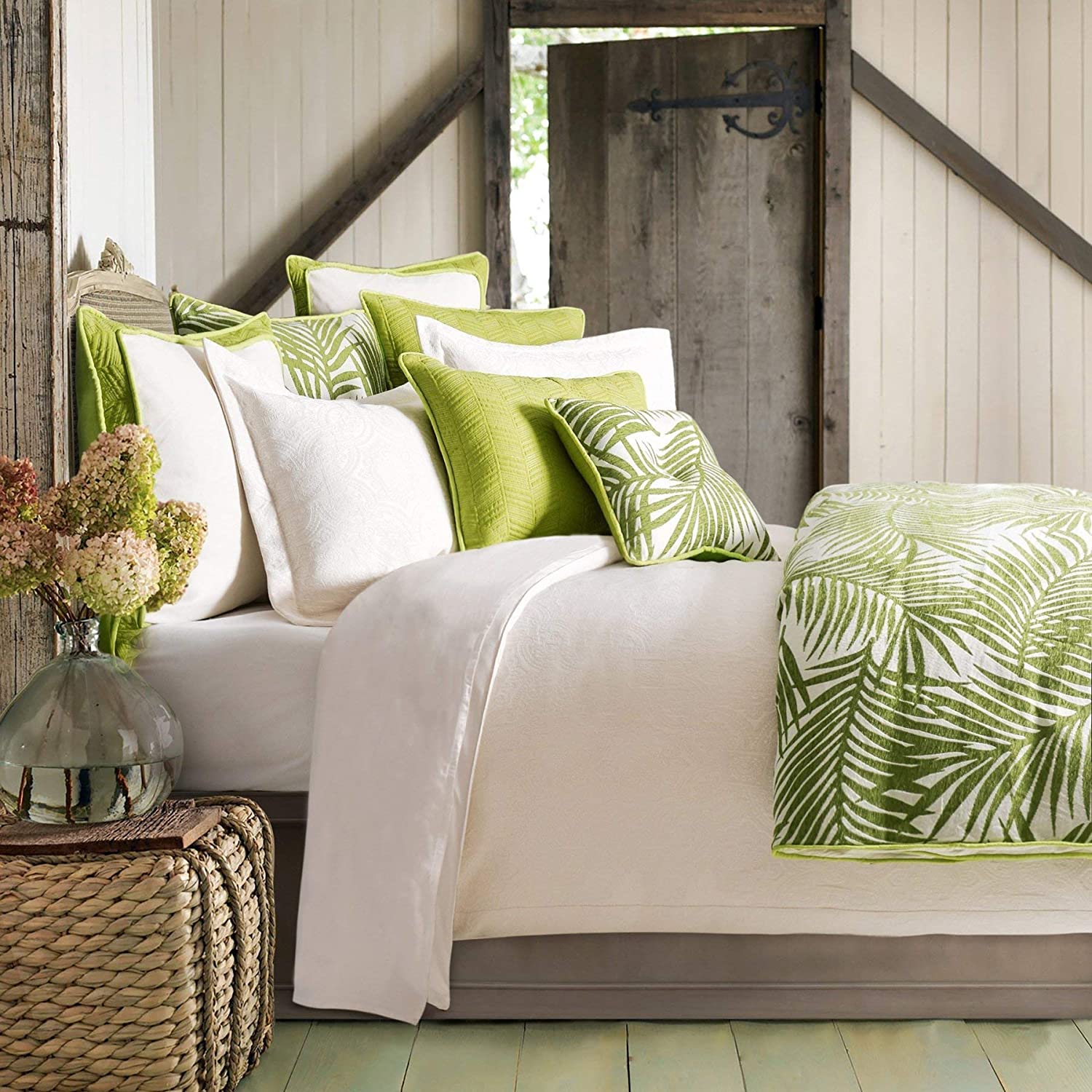 Price:$300.36 Accents Capri Coastal 7-PC Palm Leaf Jacquard Duvet Cover Set, Super King, Green : Home & Kitchen