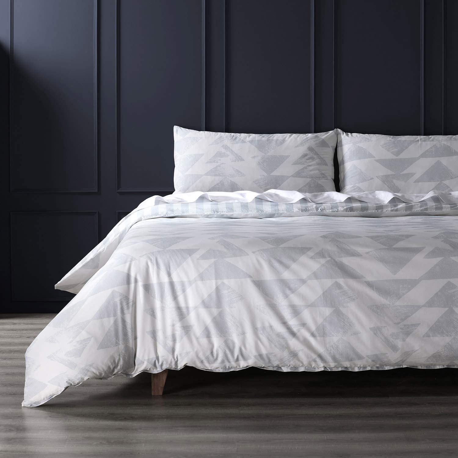 Price:$59.01 Fabrics Furnishings Triad Smoke Cotton Percale Printed Reversible Duvet Cover Set, King : Home & Kitchen