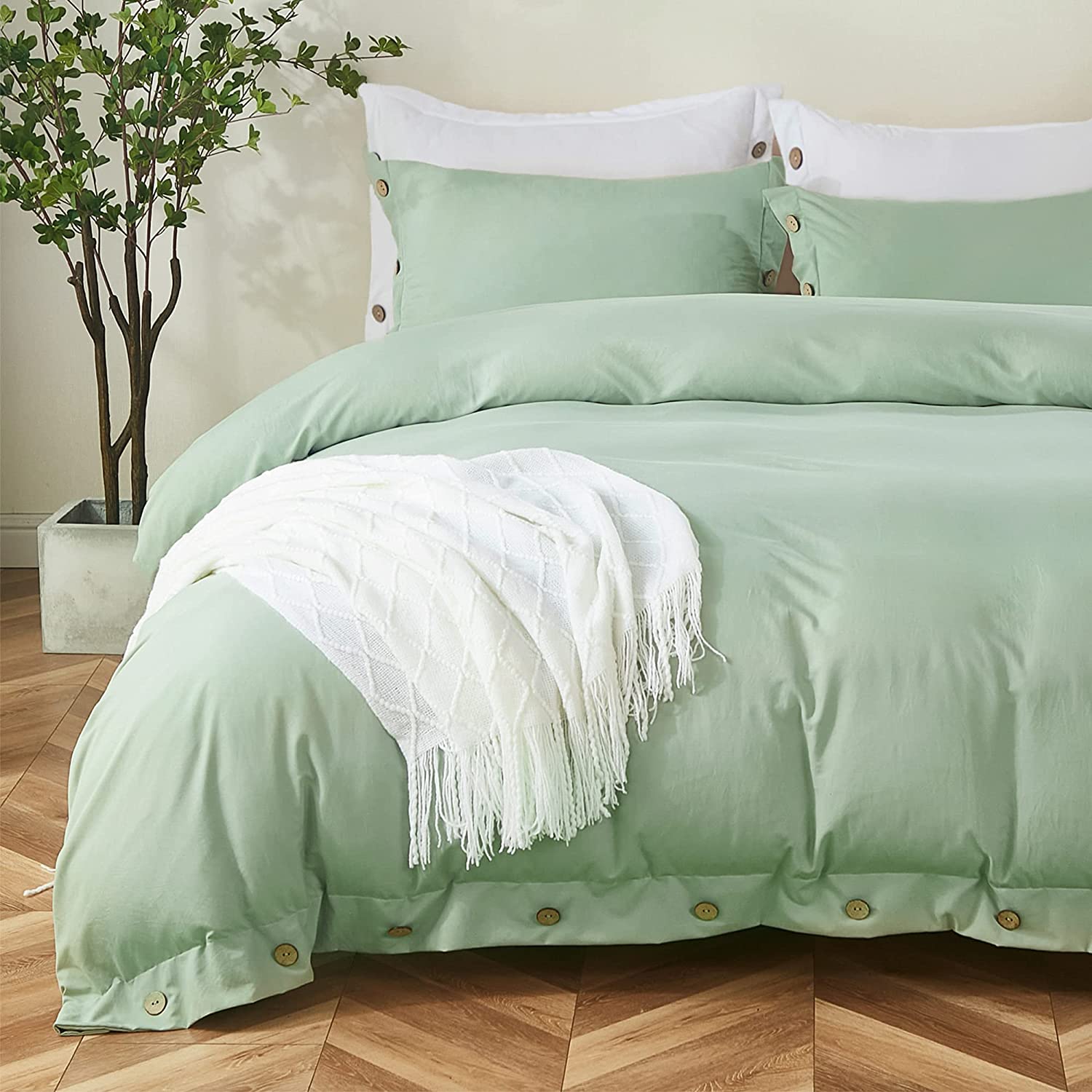 Price:$38.99 Green Queen Duvet Cover with Decorative Button (90x90 Inch) , 3 Pieces (1 Solid Duvet Cover, 2 Pillowcases) Soft Washed Microfiber Bedding Duvet Covers with Zipper Closure, Corner Ties : Home & Kitchen