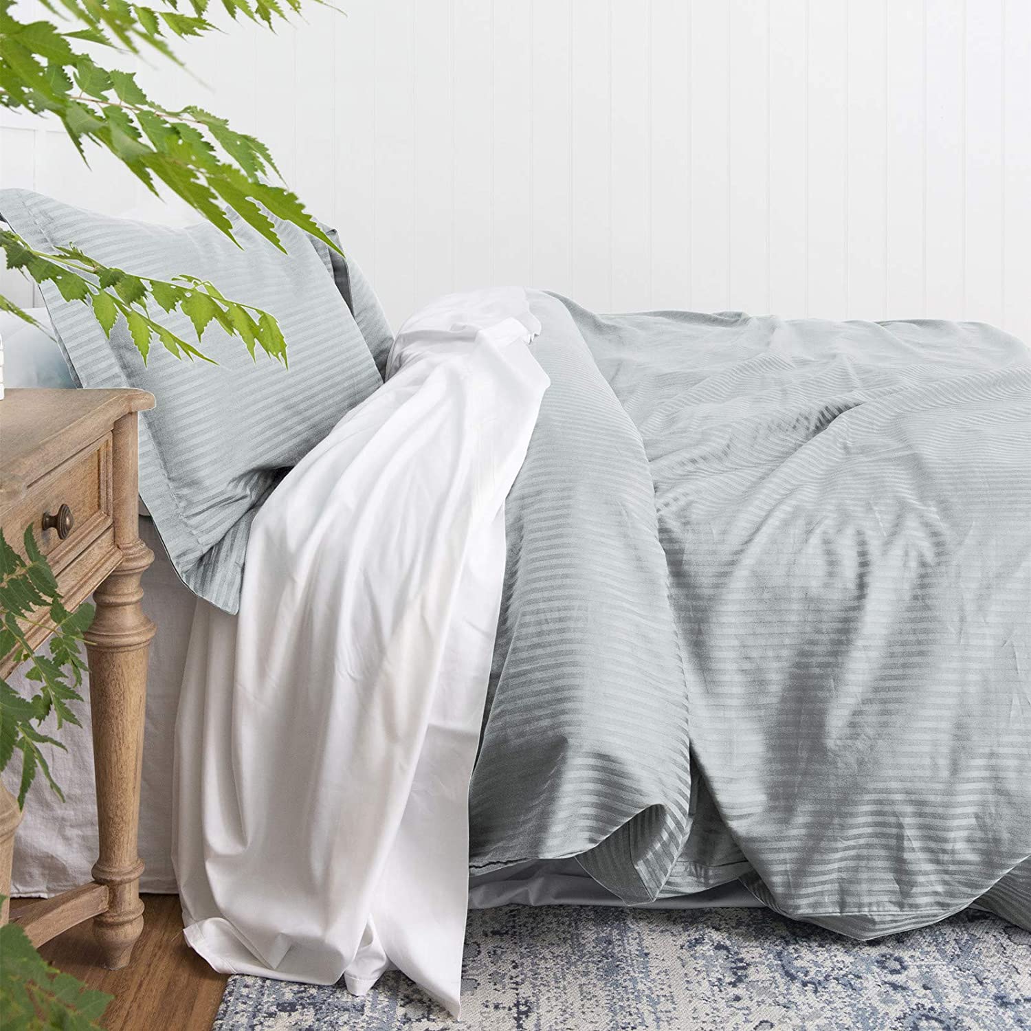 Price:$51.99 Cover Silver Grey Queen, Classic Damask Pinstripe Pattern, 100% Long Staple Cotton 400TC with Silky & Luxury Sateen Woven, Cool & Breathable, Luxury Royal Hotel Style Clean Look Cover Set : Home & Kitchen