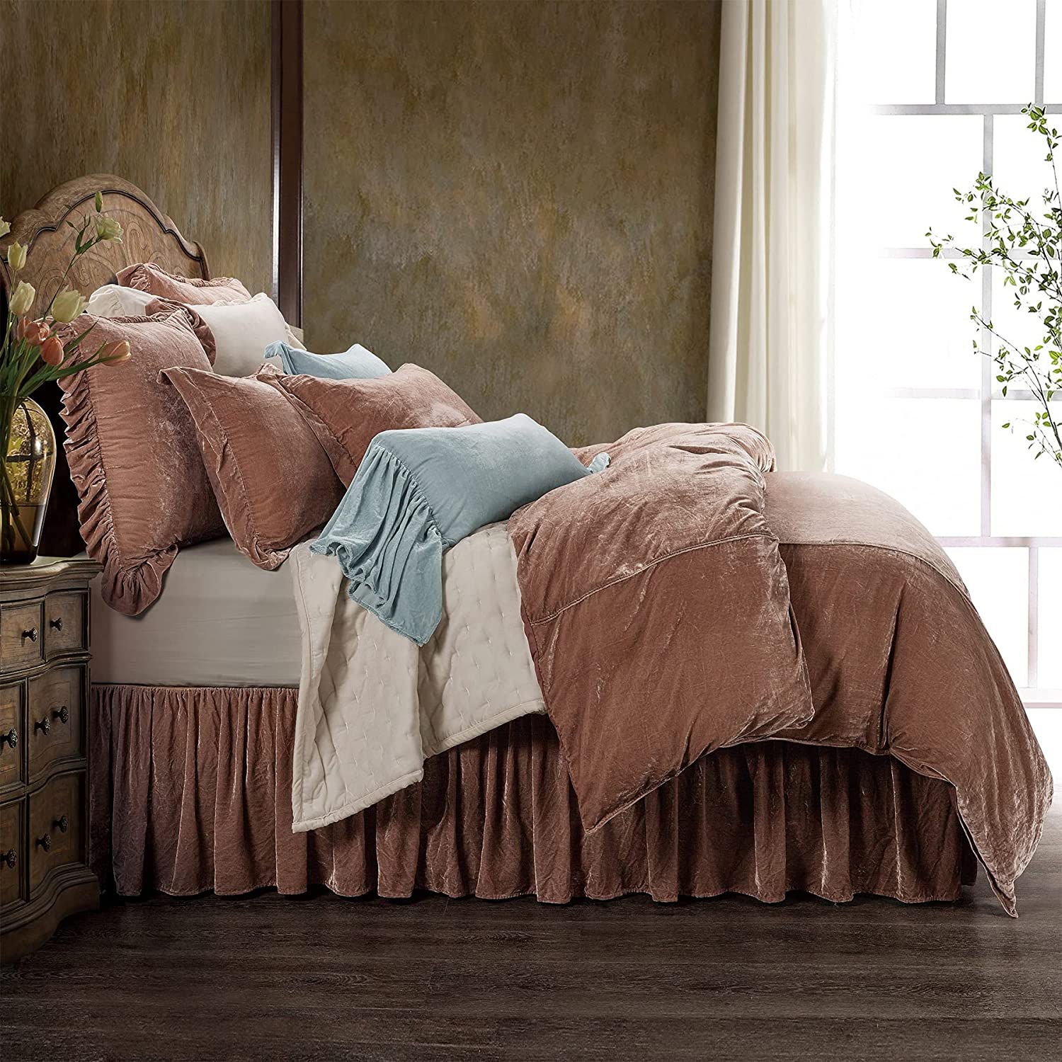 Price:$350.00 Accents Stella Silk Velvet 3 Piece Duvet Cover Set with Pillow Shams, Dusty Rose, Super King Size, Modern, Western, Traditional Style Bedding Comforter Cover, 1 Duvet Cover and 2 Pillowcases : Home & Kitchen