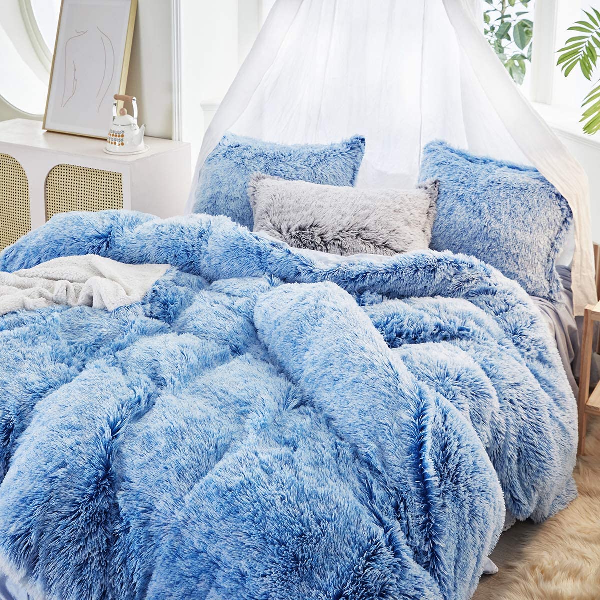 Price:$29.99 Bedding Luxury Plush Shaggy Flannel 1 PC Duvet Cover 1 Twin Faux Fur Duvet Cover No Inside Filler Zipper Closure Warm and Soft for Blue with Pink & White Fur Style : Home & Kitchen