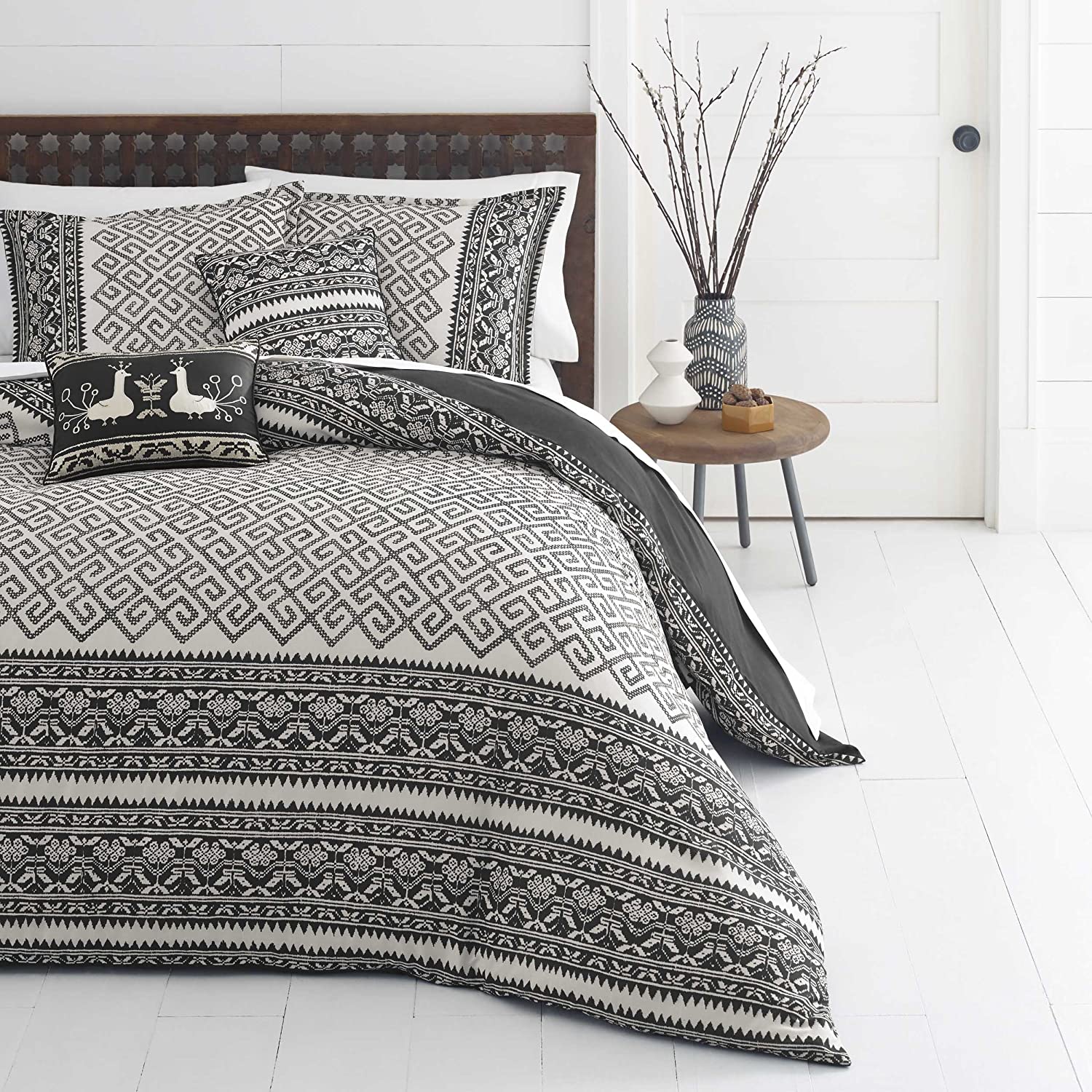 Price:$42.41 Skye Greca Borders Duvet Set, King, Black/Gray : Home & Kitchen