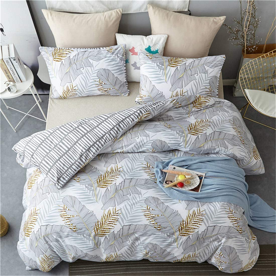 Price:$29.00 Soft Floral Comforter Set with Zipper Closure and 2 Pillow Shams Twin XL Size Romantic Floral Duvet Cover 3pc Set : Home & Kitchen