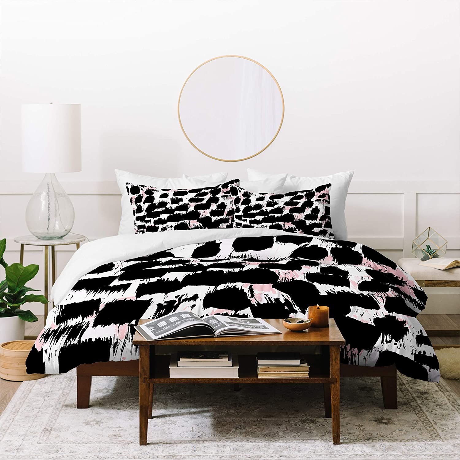 Price:$203.75 Designs Georgiana Paraschiv Bwabstract 02 Duvet Set with Two Pillow Shams, King, Black & White : Everything Else