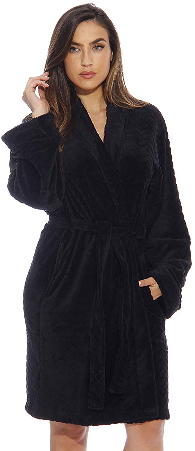 Price:$24.99 Love Kimono Robe Velour Scalloped Texture Bath Robes for Women at Amazon Women’s Clothing store